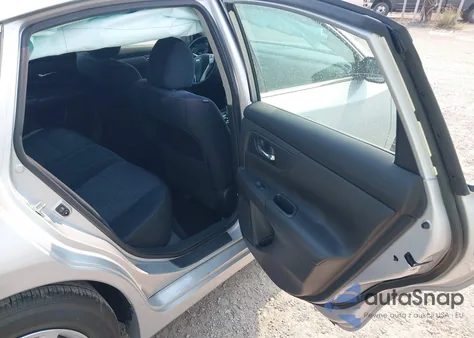 2018 Nissan Altima 2.5 S z USA, uszkodzony, nr VIN 1N4AL3AP4JC137909